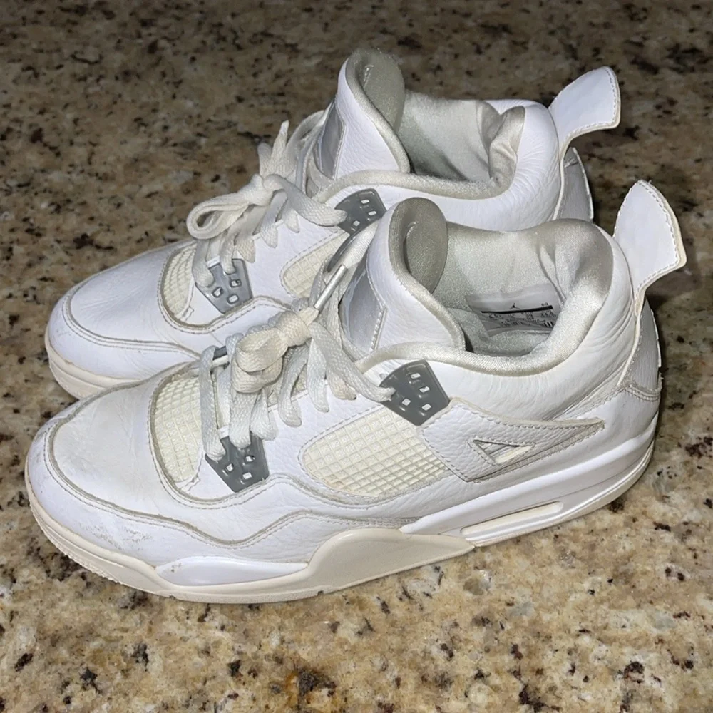 Jordan 4 Retro - Picture 2 of 11